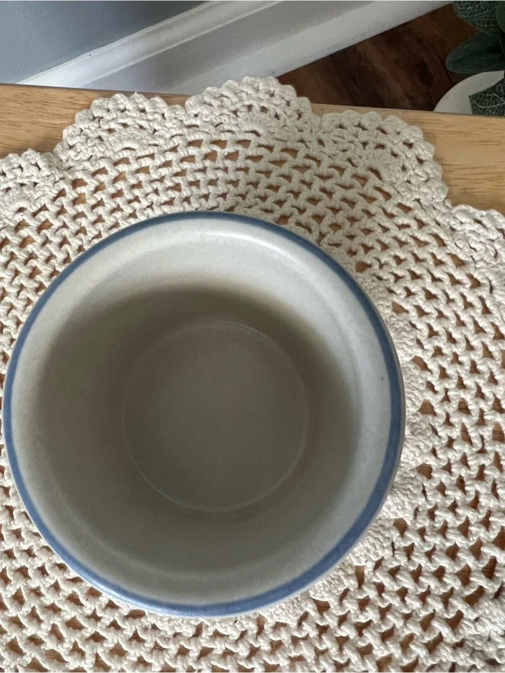 Pfaltzgraff Ceramic Stoneware Yorktowne Mini Crock w/ Blue Floral Motif Vintage